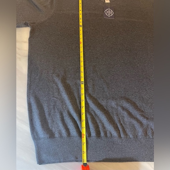 St. John’s Bay Men's Big and Tall Size 4XLT Gray V-Neck Sweater NWT - Picture 7 of 7